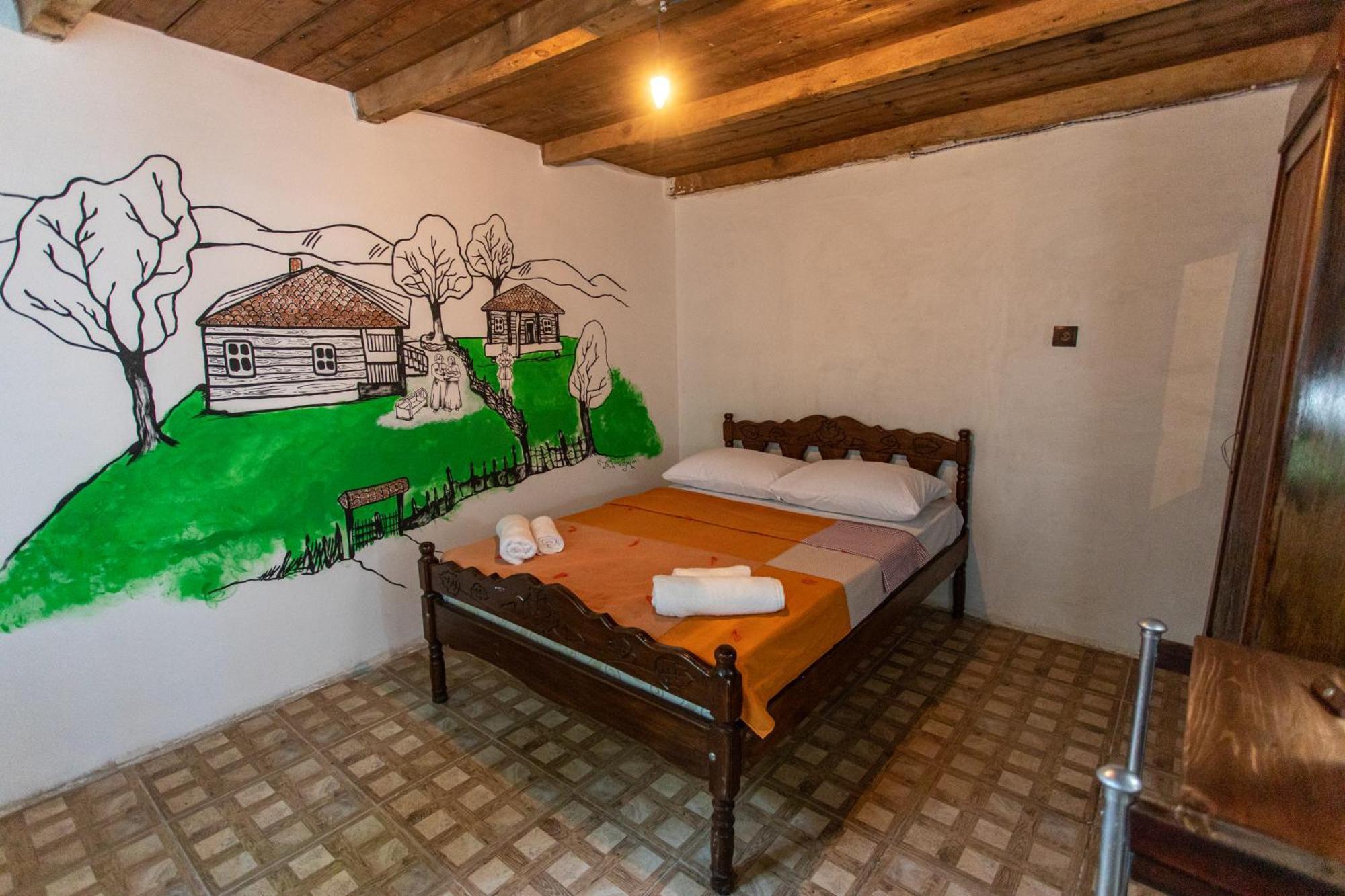 Book Hotel Kutaisi Esterno foto