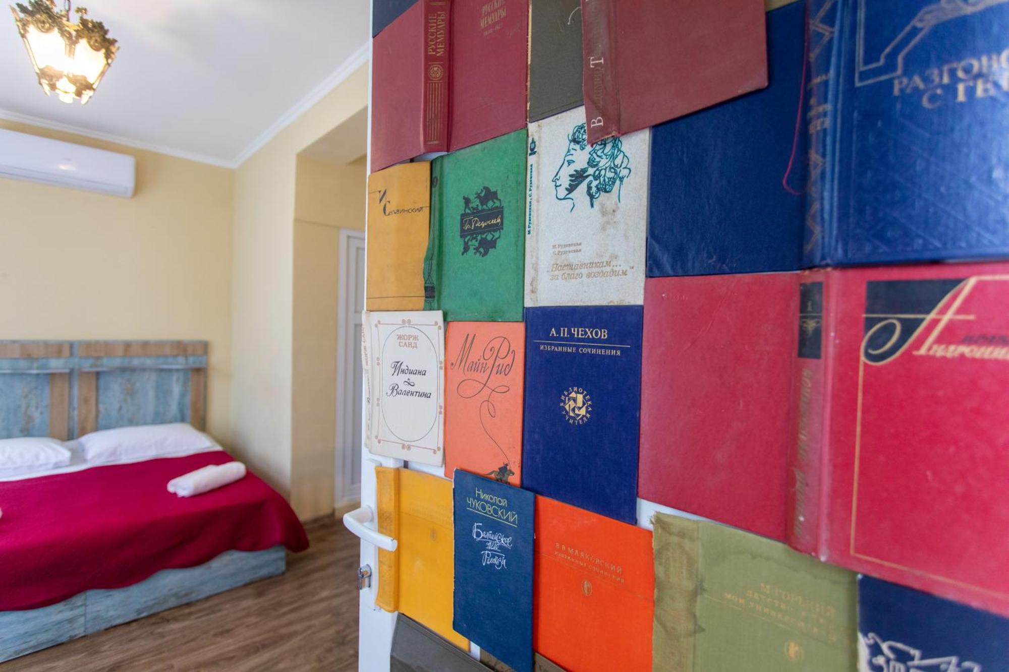 Book Hotel Kutaisi Esterno foto