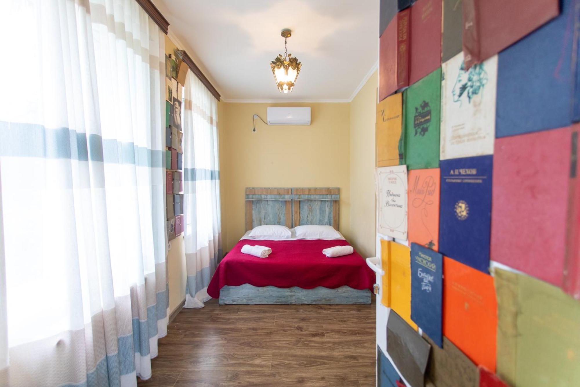 Book Hotel Kutaisi Esterno foto