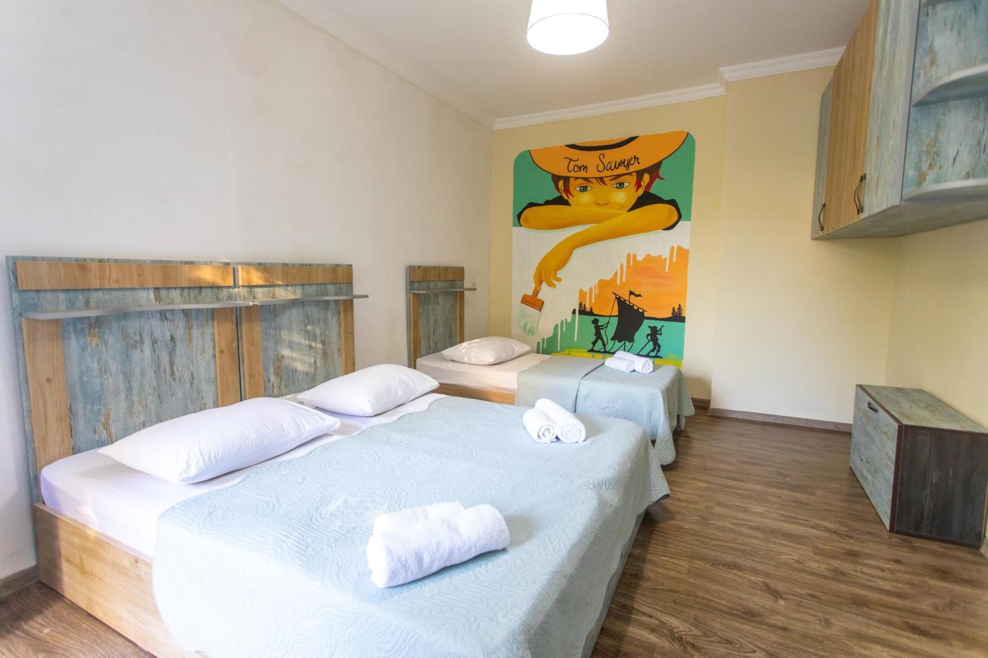 Book Hotel Kutaisi Esterno foto