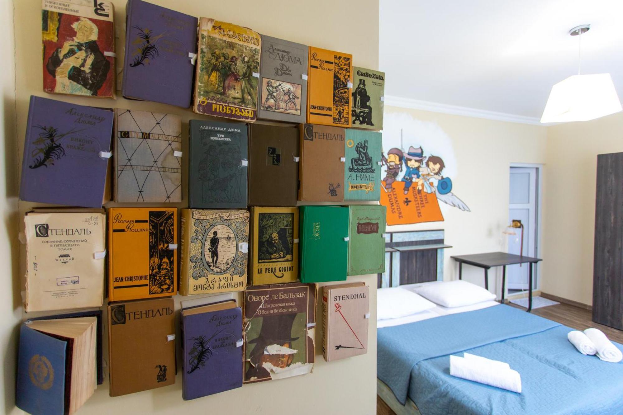 Book Hotel Kutaisi Esterno foto